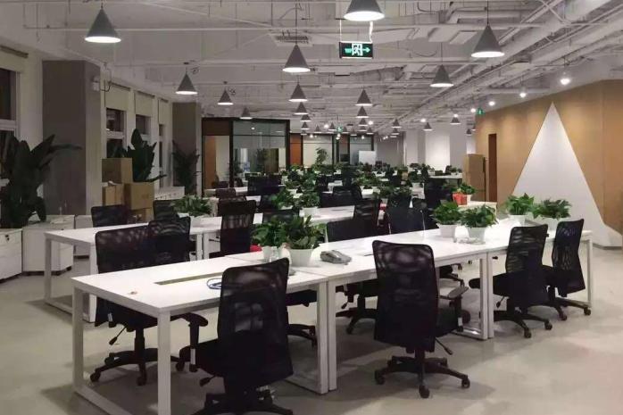 辦公環(huán)境.jpg 辦公環(huán)境.jpg